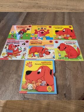 Clifford the Big Red Dog First Library Set - 6 Books & Carrying Box Scholastic